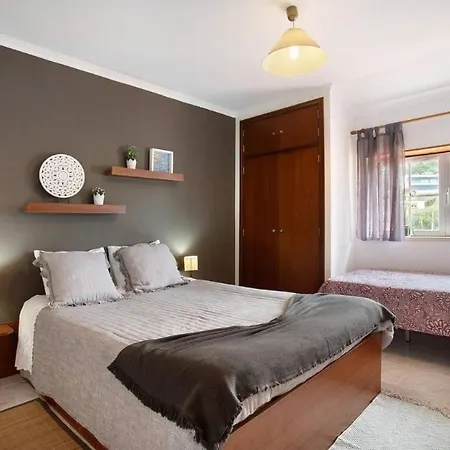 アパート Porto Dinheiro Ii *